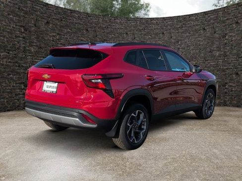 New 2026 Chevrolet Trax LT w/ Driver Confidence Package image 7