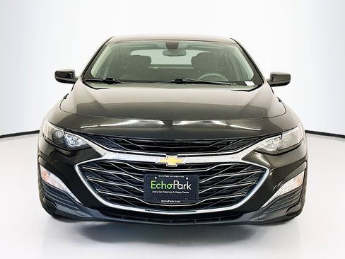 Used 2022 Chevrolet Malibu LT FWD image 2