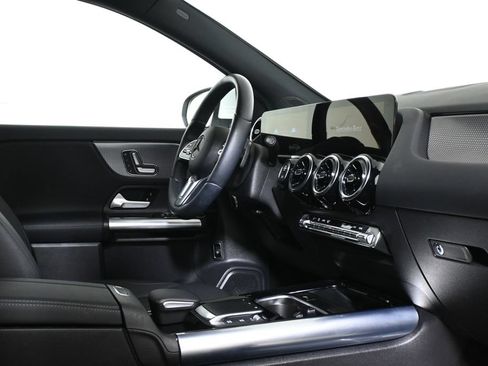 Certified 2023 Mercedes-Benz GLA 250 4MATIC image 32