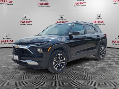 Used 2025 Chevrolet TrailBlazer LT AWD/4WD image 1