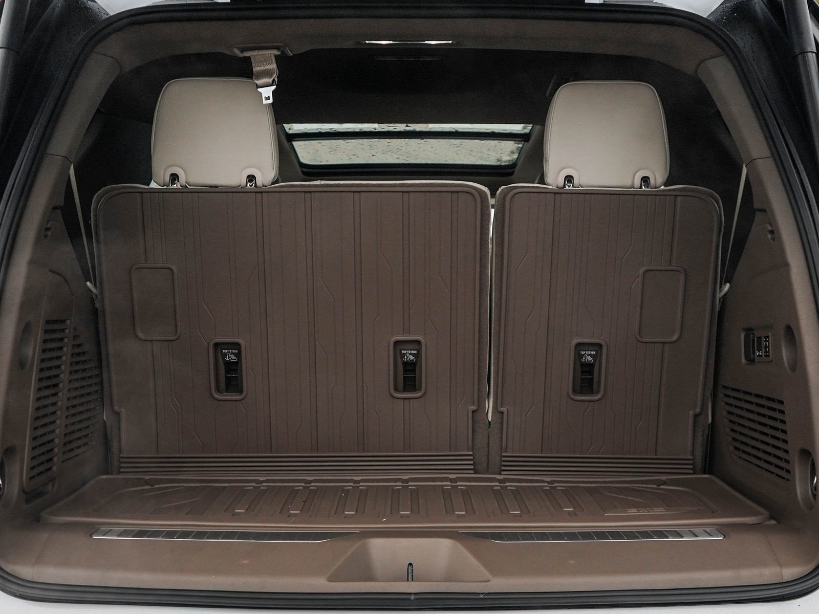 New 2026 GMC Yukon Denali w/ Denali Reserve Package AWD/4WD image 8