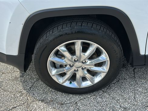 Used 2017 Jeep Cherokee Limited AWD/4WD image 9