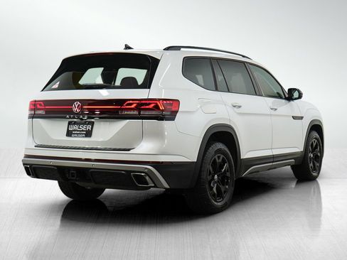 Used 2024 Volkswagen Atlas Peak Edition SEL AWD/4WD image 5