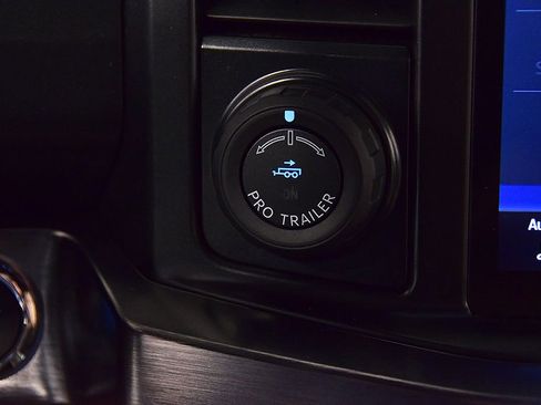 Used 2025 Ford F250 Lariat w/ Lariat Ultimate Package AWD/4WD image 29