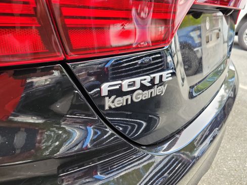 Used 2024 Kia Forte GT-Line FWD image 9