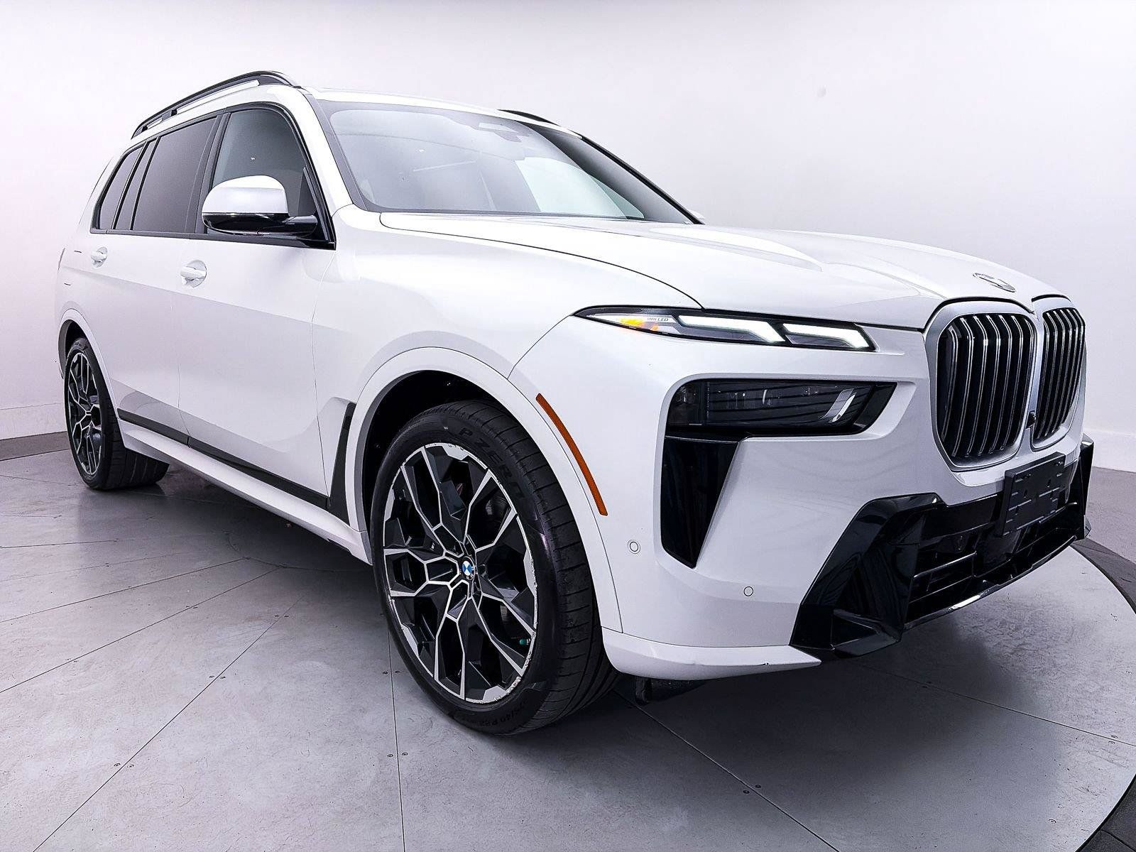 Used 2023 BMW X7 xDrive40i w/ M Sport Package AWD/4WD image 12