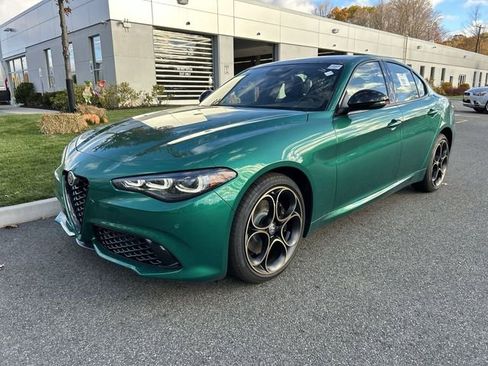 New 2025 Alfa Romeo Giulia AWD w/ Driving Assist Package image 4