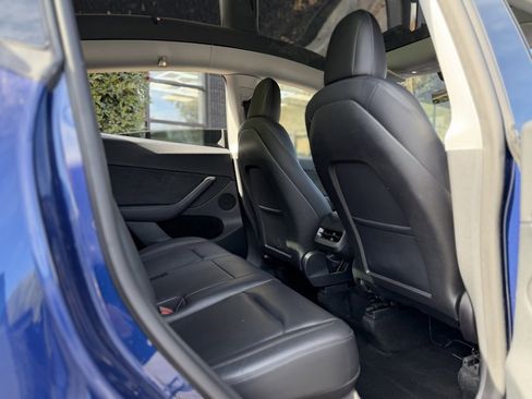 Used 2022 Tesla Model Y Performance image 37