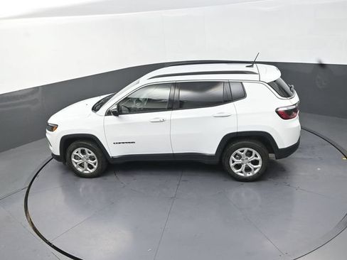 Used 2024 Jeep Compass Latitude AWD/4WD image 25