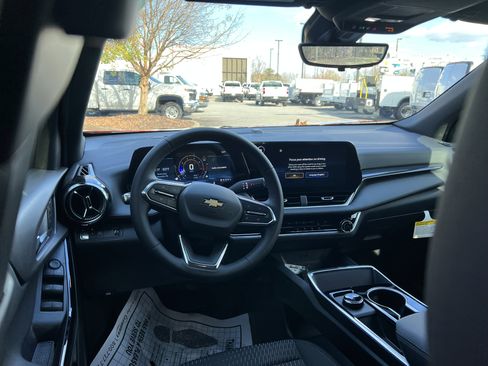 New 2026 Chevrolet Equinox LT w/ Safety and Technology Package image 17