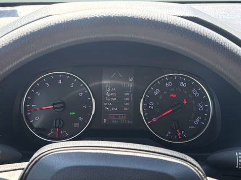 Used 2019 Toyota RAV4 LE w/ Carpet Mat Package image 23