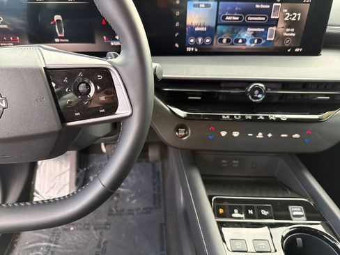 Certified 2025 Nissan Murano SV image 14