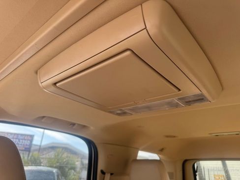 Used 2013 Cadillac Escalade Premium image 22
