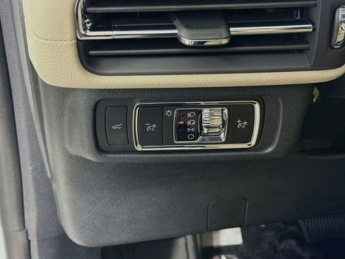 New 2026 Lincoln Corsair Premiere FWD image 11