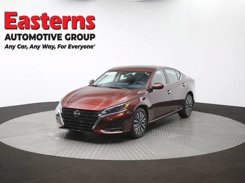 Used 2024 Nissan Altima 2.5 SV w/ SV Premium Package AWD/4WD image 50