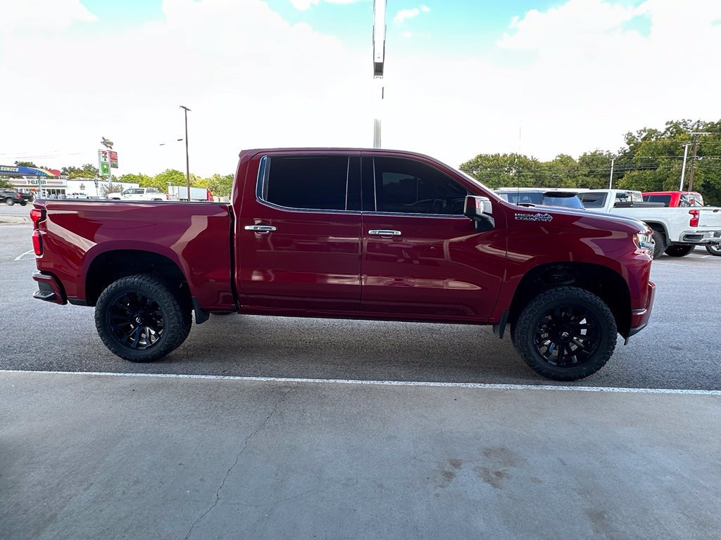 Used 2021 Chevrolet Silverado 1500 High Country w/ Technology Package AWD/4WD image 2