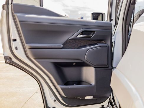 Used 2026 Lexus GX 550 w/ Cold Area Package image 38