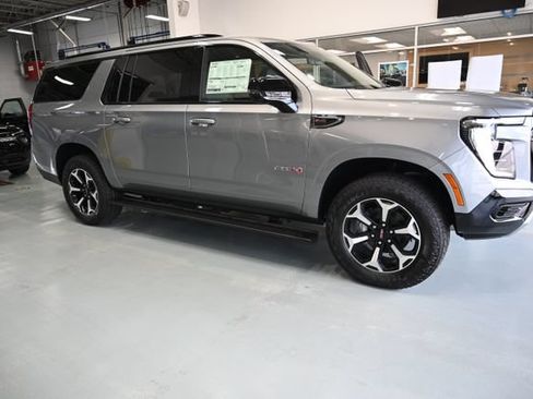 New 2026 GMC Yukon XL AT4 w/ AT4 Premium Package AWD/4WD image 8