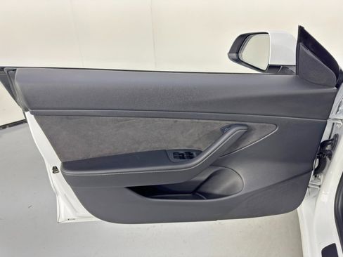 Used 2021 Tesla Model 3 Standard Range Plus image 42