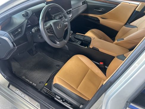 Used 2022 Lexus ES 350 w/ Premium Package FWD image 3