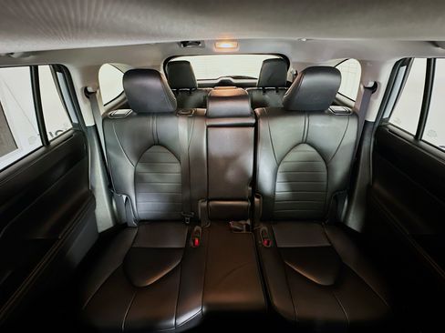 Used 2023 Toyota Highlander XLE FWD image 30