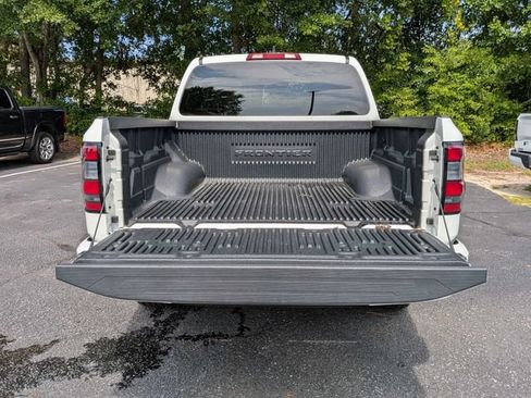Used 2024 Nissan Frontier SV AWD/4WD image 15