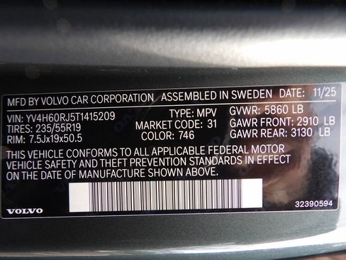 New 2026 Volvo XC60 T8 Core w/ Protection Package Premier image 31