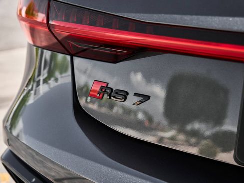 Used 2024 Audi RS 7 Performance AWD/4WD image 11