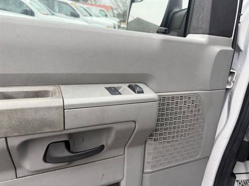 Used 2014 Ford E-250 and Econoline 250 w/ Power Group image 35