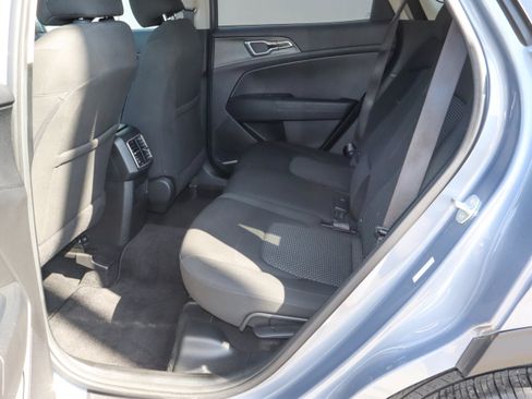 Used 2025 Kia Sportage LX FWD image 8