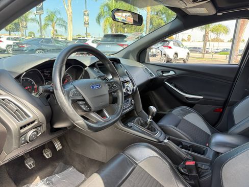 Used 2017 Ford Focus ST w/ Equipment Group 401A image 15