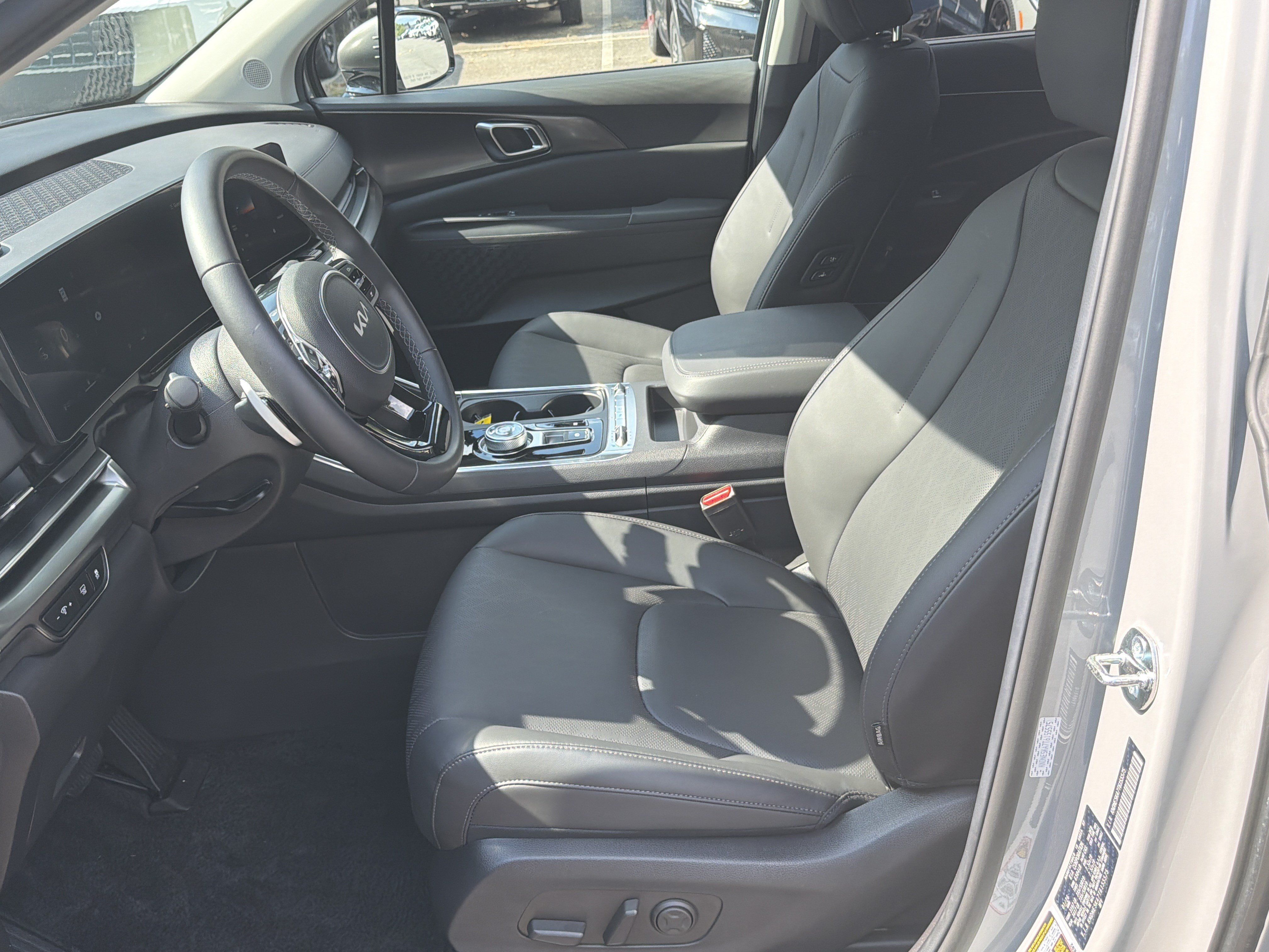 Certified 2026 Kia Carnival SX FWD image 9