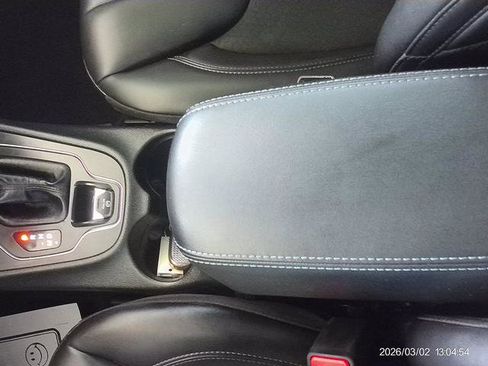 Used 2021 Jeep Cherokee Latitude Plus AWD/4WD image 13