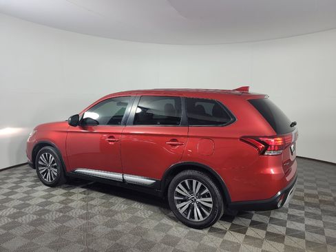 Used 2019 Mitsubishi Outlander ES FWD image 3
