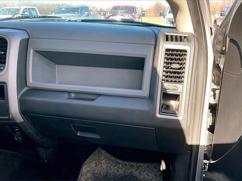 Used 2015 RAM 2500 Tradesman w/ Chrome Appearance Group image 27