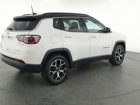 Used 2025 Jeep Compass Limited image 7