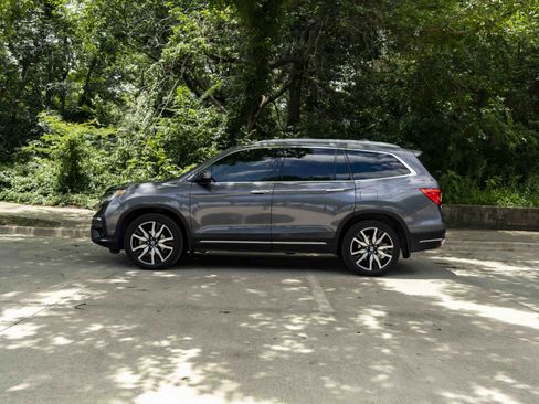 Used 2019 Honda Pilot Touring image 6