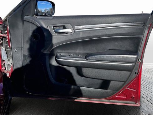 Used 2019 Chrysler 300 Touring w/ Sport Appearance Package image 19