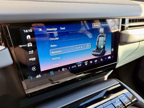 New 2025 Lincoln Navigator L Reserve image 42