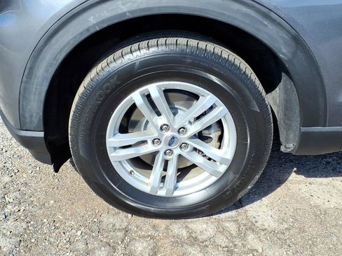 Used 2022 Ford Explorer XLT w/ Equipment Group 202A AWD/4WD image 9