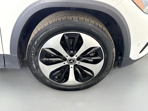 Used 2025 Mercedes-Benz GLA 250 image 32