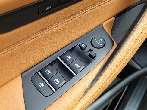 Used 2021 BMW 540i w/ Premium Package RWD image 21