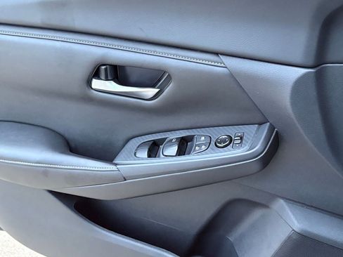 Certified 2025 Nissan Sentra SV image 29