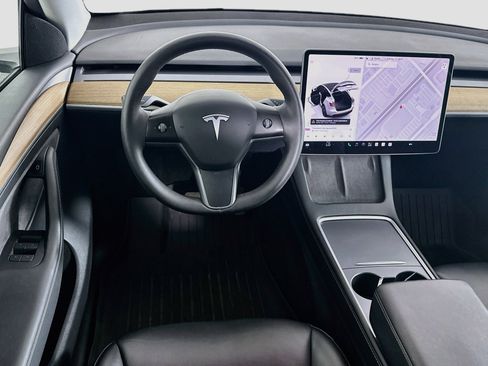 Used 2022 Tesla Model Y Long Range AWD/4WD image 16
