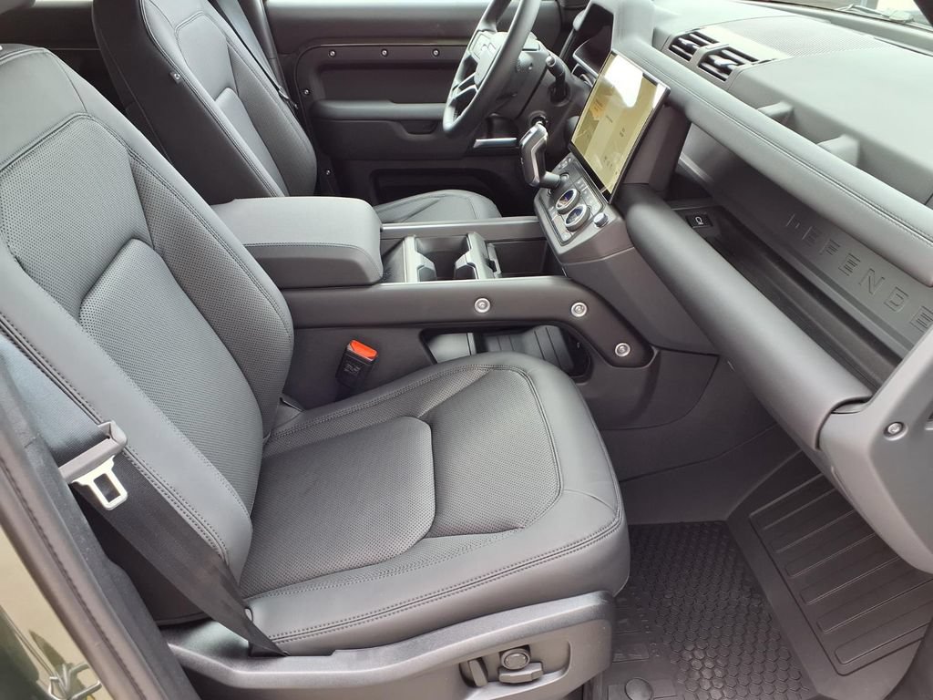 Certified 2026 Land Rover Defender 110 S AWD/4WD image 7