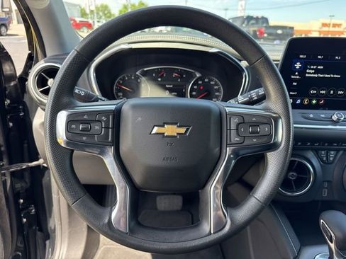 Used 2025 Chevrolet Blazer LT AWD/4WD image 16
