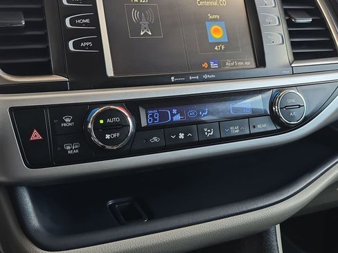 Used 2018 Toyota Highlander Plus AWD/4WD image 26