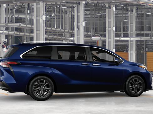 New 2026 Toyota Sienna Platinum AWD/4WD image 13