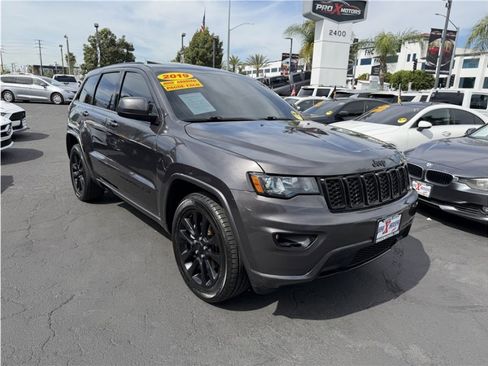 Used 2019 Jeep Grand Cherokee Altitude image 56