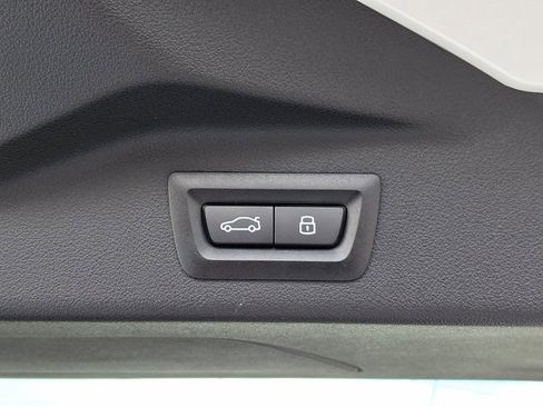 Used 2026 BMW X7 xDrive40i image 45